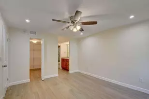 400 Club Cir, Boca Raton, FL 33487 - Photo 29