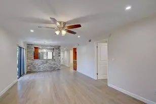 400 Club Cir, Boca Raton, FL 33487 - Photo 15