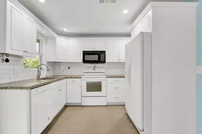 129 Village Circle, Jupiter, FL 33458 - Photo 13