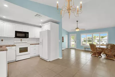 129 Village Circle, Jupiter, FL 33458 - Photo 9