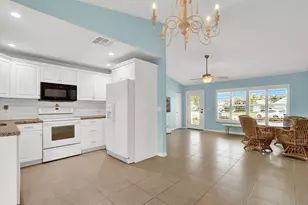 129 Village Cir, Jupiter, FL 33458 - Photo 9