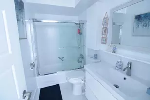 465 Paradise Isle Blvd, Hallandale Beach, FL 33009 - Photo 9