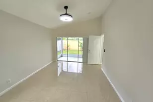 1041 Fairfax Cir W, Boynton Beach, FL 33436 - Photo 7