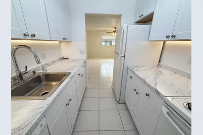650 SW 2nd SW #2480, Boca Raton, FL 33432 - Photo 15