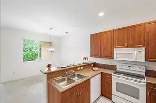 2597 SW Stockbridge Sq Square SW, Vero Beach, FL 32962 - Photo 9