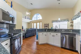 7040 Peninsula Lake Ct, Lake Worth, FL 33467 - Photo 13