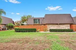 5627 SE Windsong Ln, Stuart, FL 34997 - Photo 3