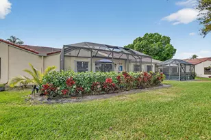 2683 Emerald Way W, Deerfield Beach, FL 33442 - Photo 23