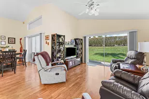 5097 Robino Cir, West Palm Beach, FL 33417 - Photo 9