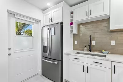 330 N Federal Highway, Deerfield Beach, FL 33441 - Photo 3