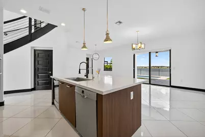 15800 NW 88th Avenue, Miami Lakes, FL 33018 - Photo 19