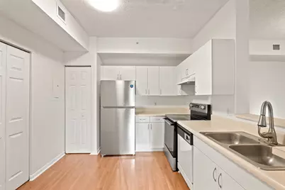 6960 SW 39th #E205, Davie, FL 33314 - Photo 9
