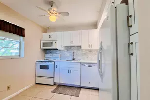 314 Wellington D, West Palm Beach, FL 33417 - Photo 5