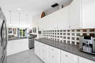 16000 Laurel Oak Cir, Delray Beach, FL 33484 - Photo 5