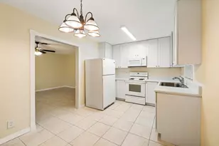 9423 SW 52nd Ct, Cooper City, FL 33328 - Photo 3