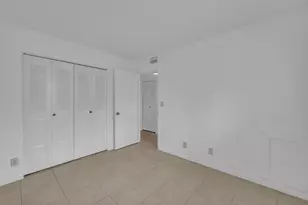 1552 SE Royal Green Cir, Port Saint Lucie, FL 34952 - Photo 17