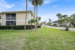 1552 SE Royal Green Cir, Port Saint Lucie, FL 34952 - Photo 29