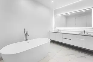 220 Lake Shore Dr, Lake Park, FL 33403 - Photo 21