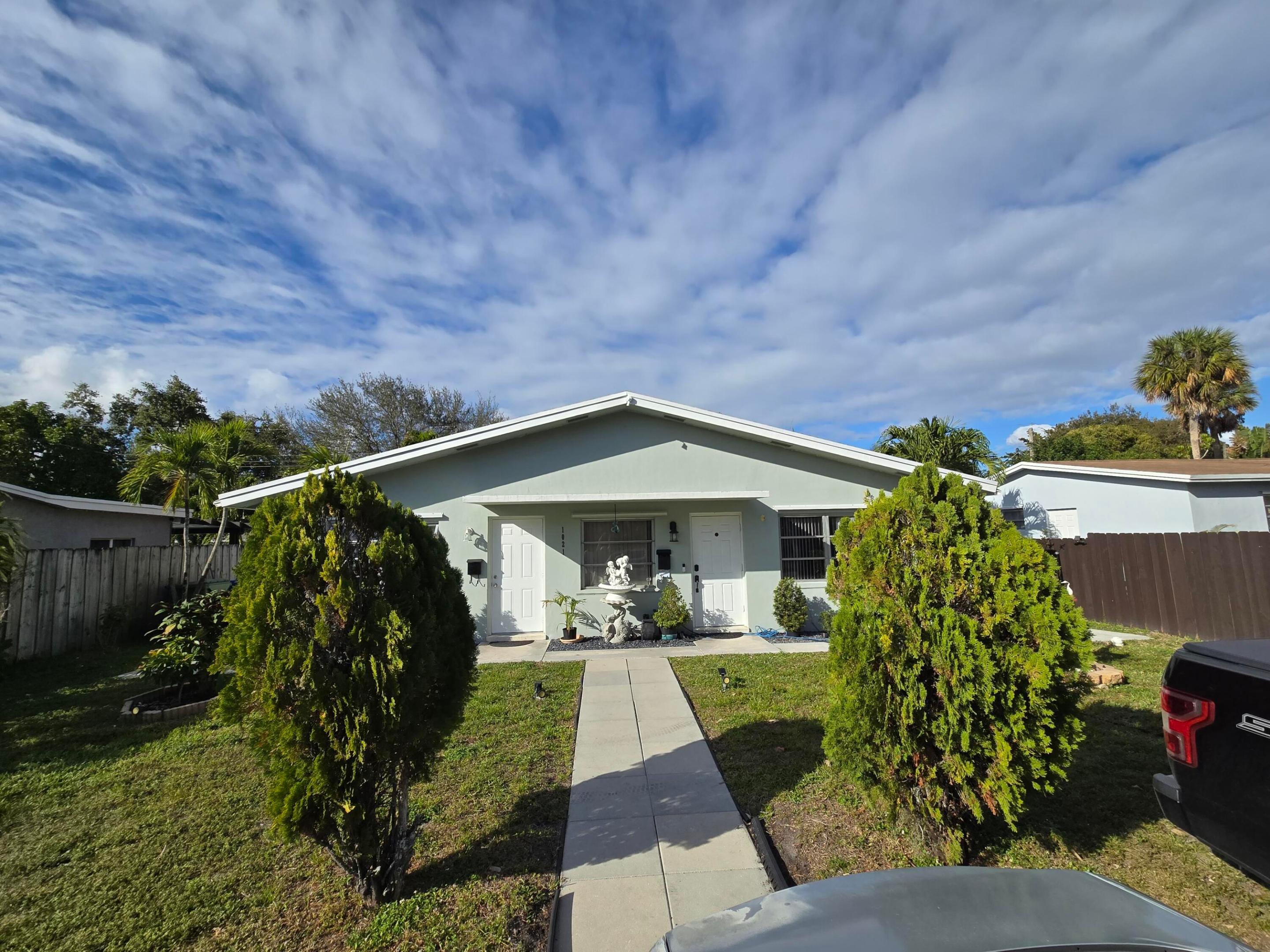 1021 SW 32nd Ct #1-2 - 1021 SW 32nd Ct #1-2, Fort Lauderdale, FL 33315 Luxury Property | Jose Angel Pina