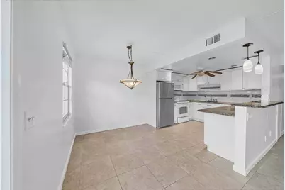 2049 Hythe C, Boca Raton, FL 33434 - Photo 7