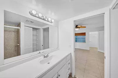 2049 Hythe C, Boca Raton, FL 33434 - Photo 23