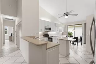 6938 Briarlake Cir, West Palm Beach, FL 33418 - Photo 5