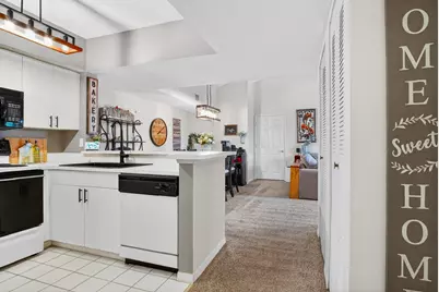 1640 N 42nd Circle #Unit 305, Vero Beach, FL 32967 - Photo 5