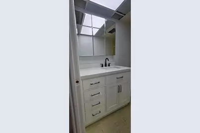 421 NE 14th Avenue #302, Hallandale Beach, FL 33009 - Photo 5