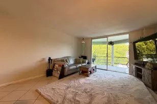1040 SE 4th Ave, Deerfield Beach, FL 33441 - Photo 11