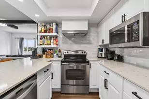 1060 Crystal Lake Dr, Deerfield Beach, FL 33064 - Photo 9