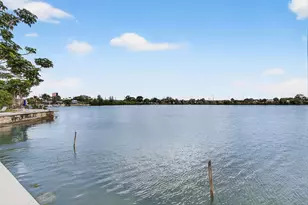 1060 Crystal Lake Dr, Deerfield Beach, FL 33064 - Photo 17