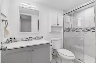 1060 Crystal Lake Dr, Deerfield Beach, FL 33064 - Photo 15