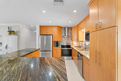 800 NE 8th Street, Pompano Beach, FL 33060 - Photo 27