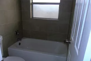 877 Twin Lakes Dr, Coral Springs, FL 33071 - Photo 9