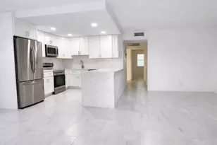 2003 Lincoln, Boca Raton, FL 33434 - Photo 5