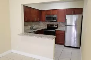 190 NE 40th St, Oakland Park, FL 33334 - Photo 1