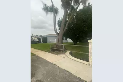 4680 NW 39th Street, Lauderdale Lakes, FL 33319 - Photo 9