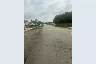 4680 NW 39th Street, Lauderdale Lakes, FL 33319 - Photo 15