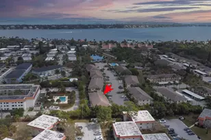 2950 SE Ocean Blvd, Stuart, FL 34996 - Photo 7