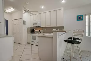 7008 SE Twin Oaks Cir, Stuart, FL 34997 - Photo 13