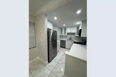 321 Newport V #321, Deerfield Beach, FL 33442 - Photo 3