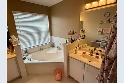 2401 NW 139th Avenue, Sunrise, FL 33323 - Photo 11