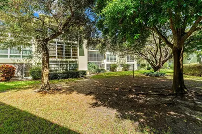 1100 Ponce De Leon Circle #N210, Vero Beach, FL 32960 - Photo 21