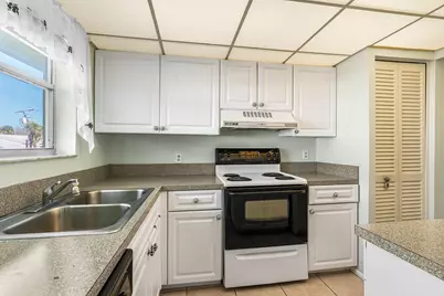 1100 Ponce De Leon Circle #N210, Vero Beach, FL 32960 - Photo 5