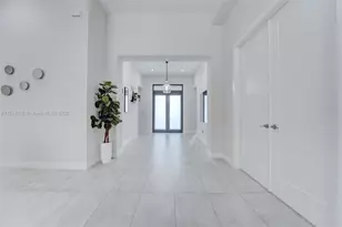 5663 W Brookfield Circle, Hollywood, FL 33312 - Photo 9