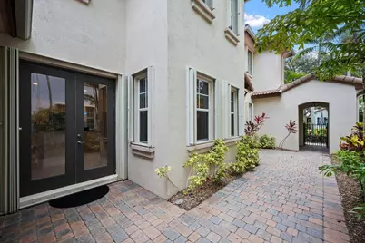 877 Taft Court, Palm Beach Gardens, FL 33410 - Photo 5