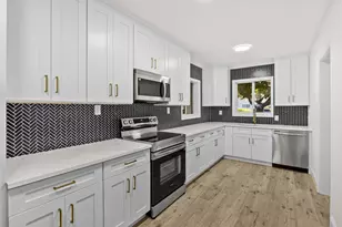 800 SE 13th Ct, Deerfield Beach, FL 33441 - Photo 17