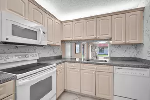 5073 Forsythia St, Delray Beach, FL 33484 - Photo 11