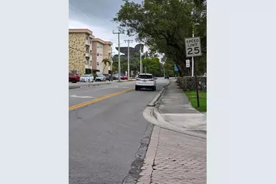 304 SE 4th Avenue #1-2, Hallandale Beach, FL 33009 - Photo 5