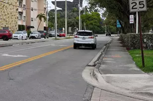 304 SE 4th Ave, Hallandale Beach, FL 33009 - Photo 5